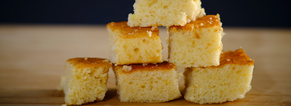 Cornbread piled on a table