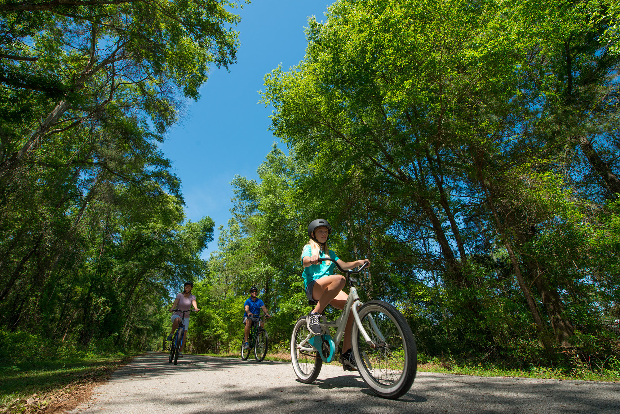 Family cycling in Suwannee River state park